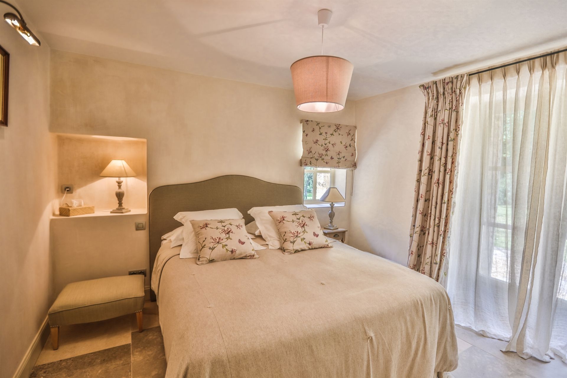 maison 18 Pièces en location saisonnière sur MENERBES (84560)