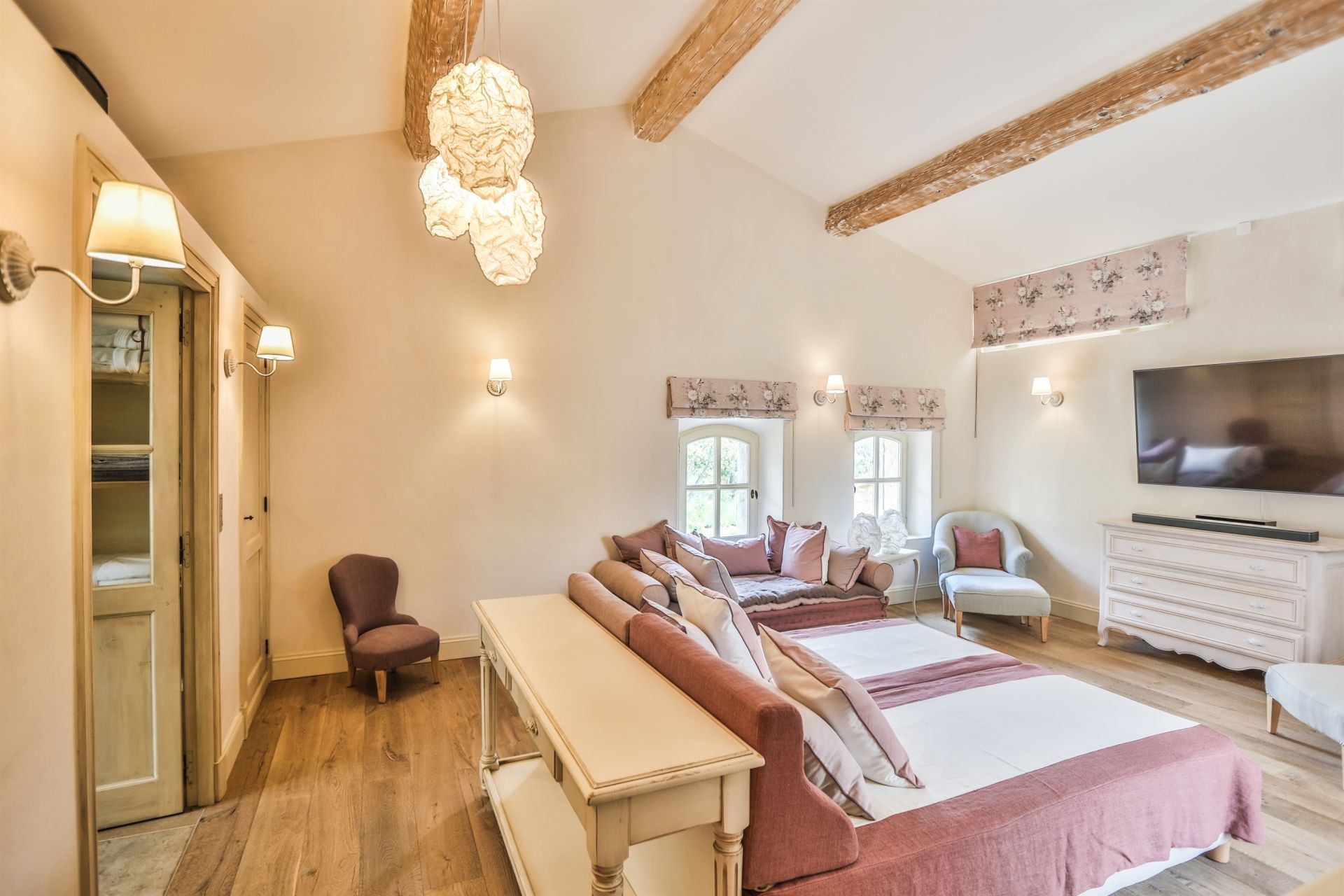 maison 18 Pièces en location saisonnière sur MENERBES (84560)
