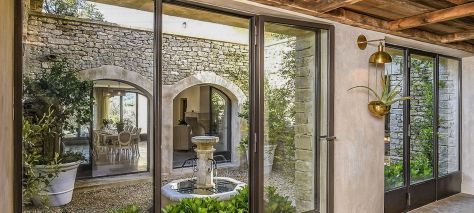 house 18 Rooms for seasonal rent on MENERBES (84560)