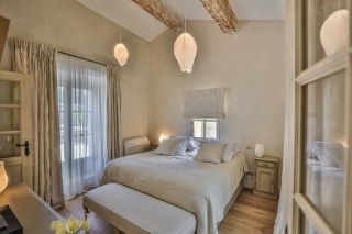 house 18 Rooms for seasonal rent on MENERBES (84560)