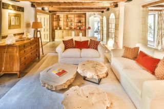 house 18 Rooms for seasonal rent on MENERBES (84560)