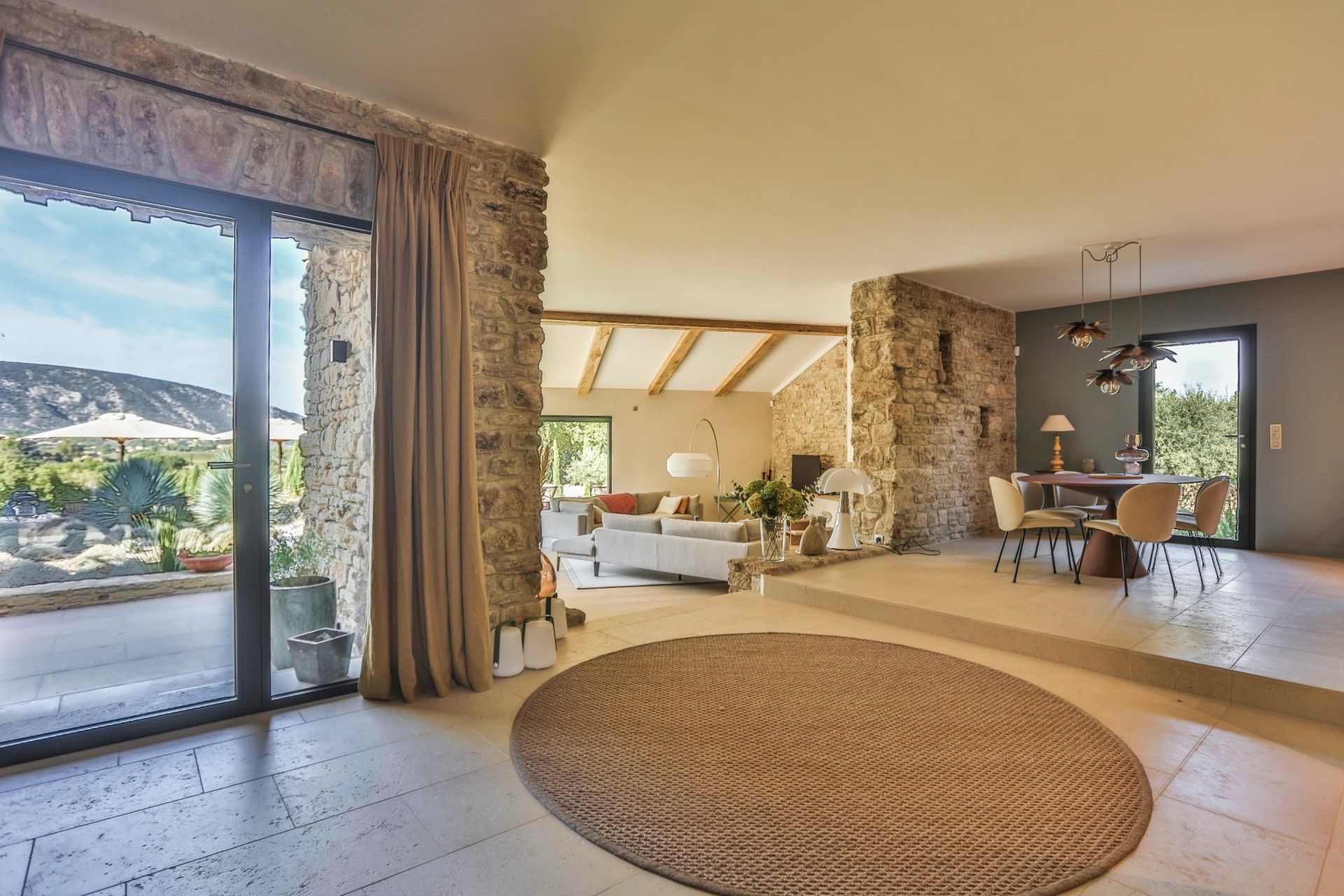 maison 8 Pièces en location saisonnière sur OPPEDE (84580)