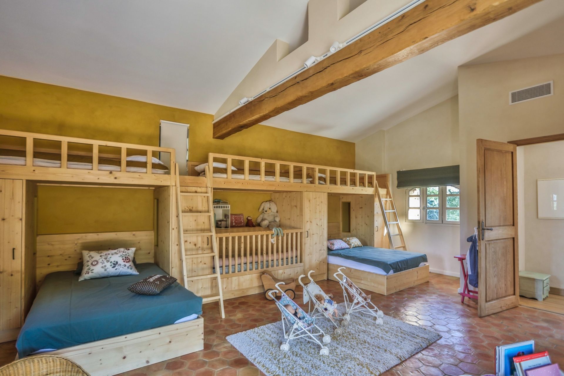 maison 8 Pièces en location saisonnière sur OPPEDE (84580)