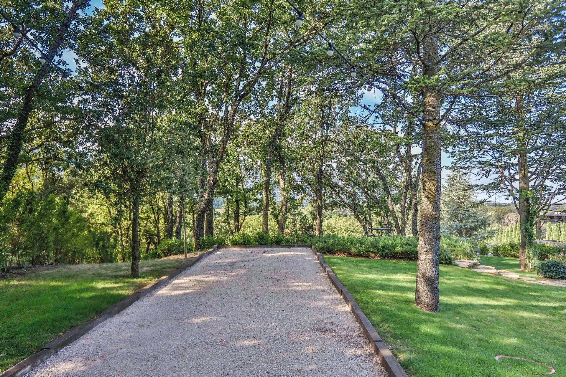 maison 8 Pièces en location saisonnière sur OPPEDE (84580)