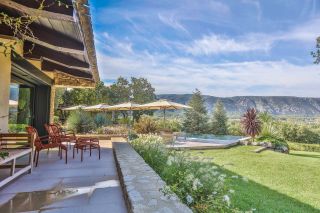 maison 8 Pièces en location saisonnière sur OPPEDE (84580)