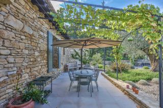 maison 8 Pièces en location saisonnière sur OPPEDE (84580)