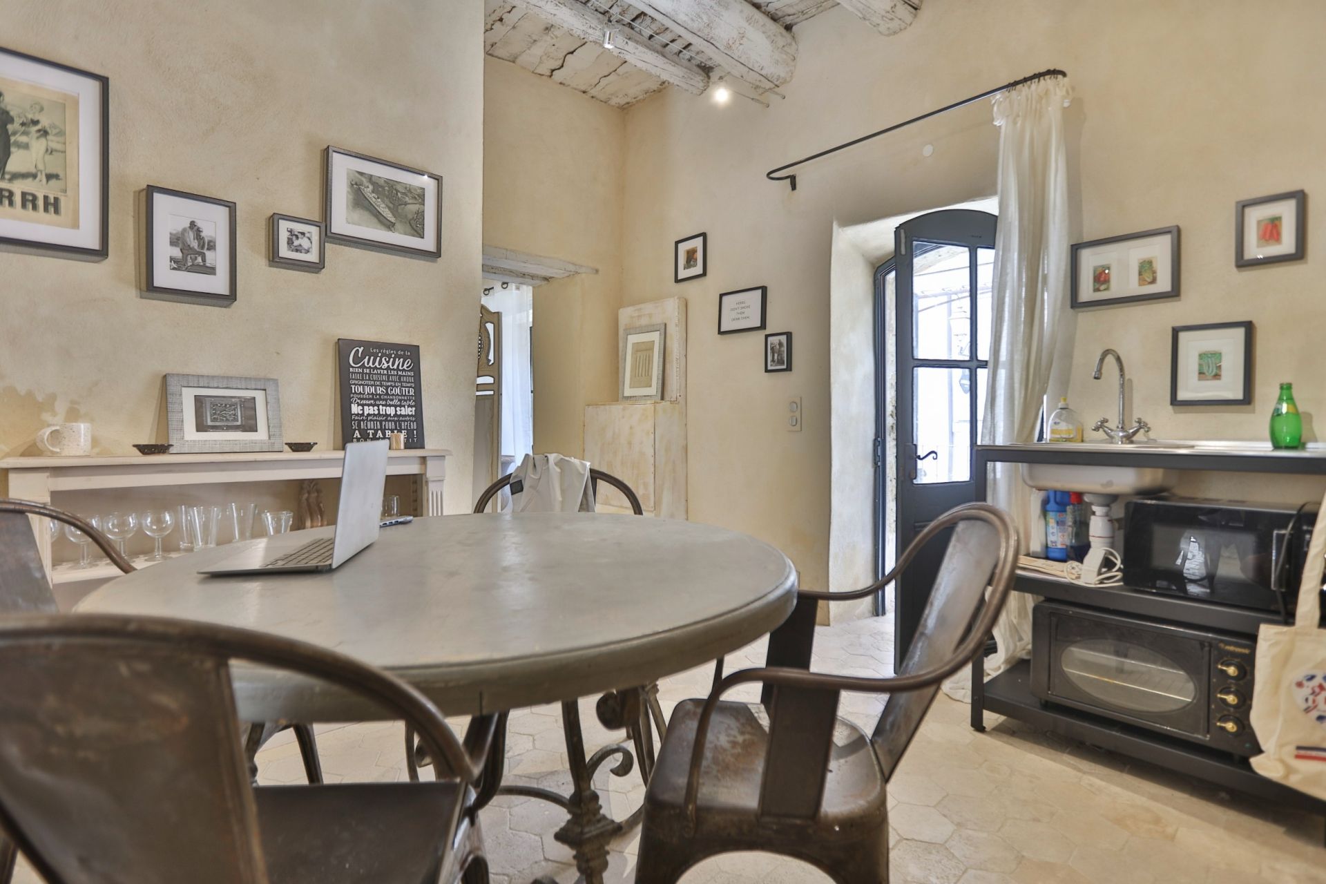 house 4 Rooms for sale on GORDES (84220)