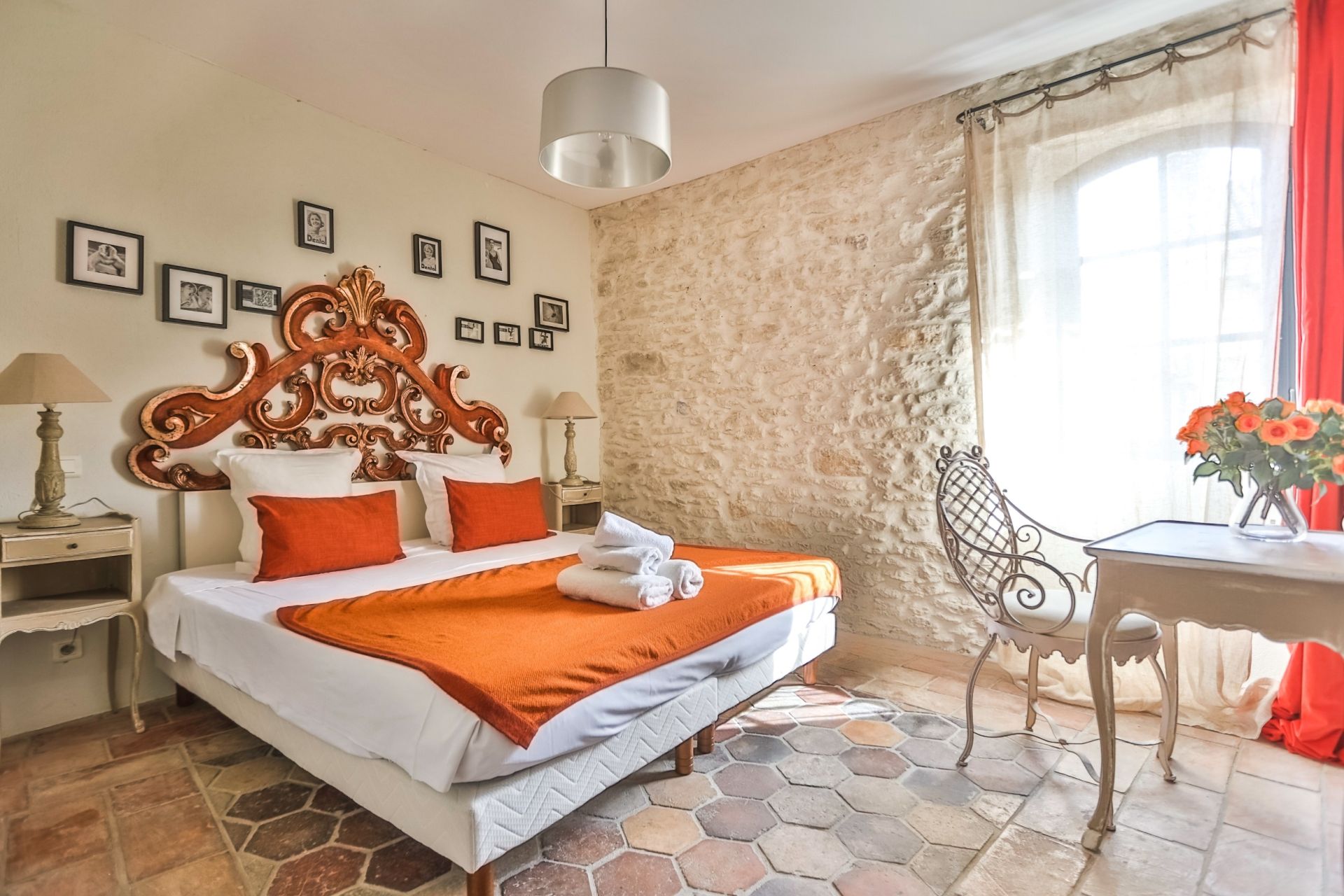 house 4 Rooms for sale on GORDES (84220)