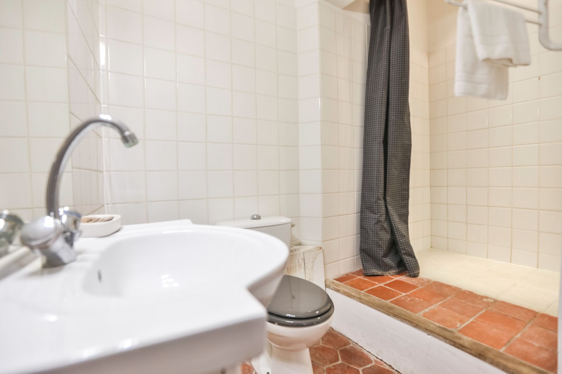 house 4 Rooms for sale on GORDES (84220)