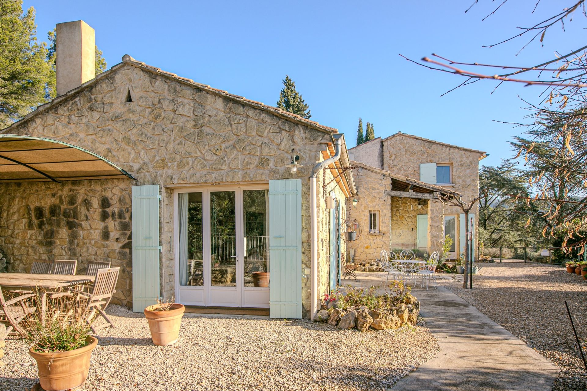 house 7 Rooms for sale on LE BARROUX (84330)