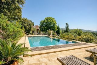house 7 Rooms for sale on LE BARROUX (84330)