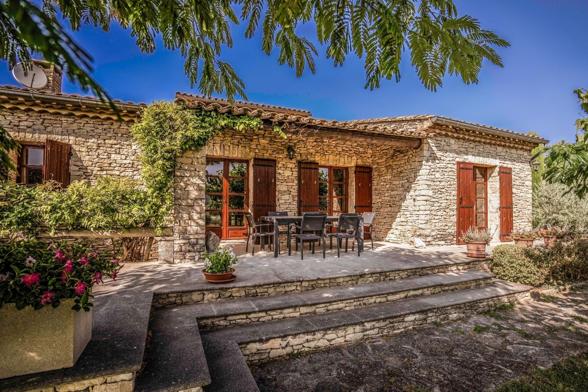 maison 10 Pièces en vente sur GORDES (84220)