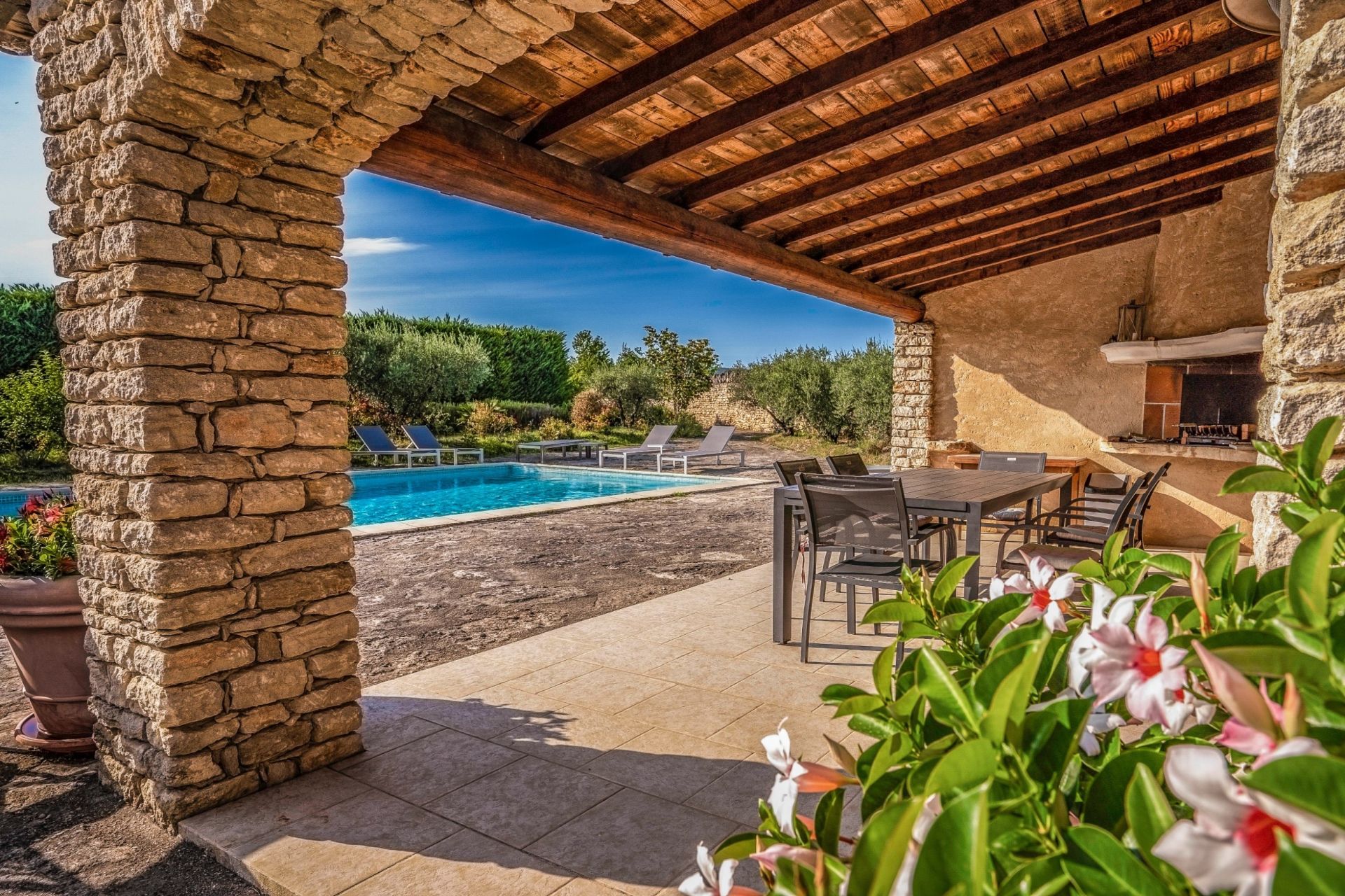 maison 10 Pièces en vente sur GORDES (84220)