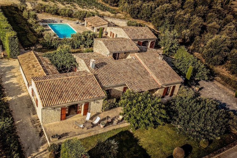 maison 10 Pièces en vente sur GORDES (84220)