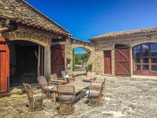maison 10 Pièces en vente sur GORDES (84220)