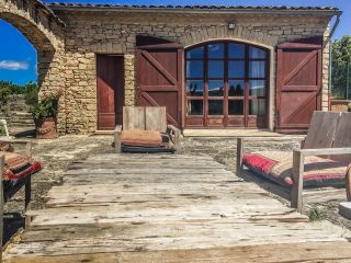 maison 10 Pièces en vente sur GORDES (84220)