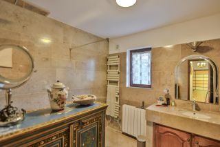 maison 10 Pièces en vente sur GORDES (84220)