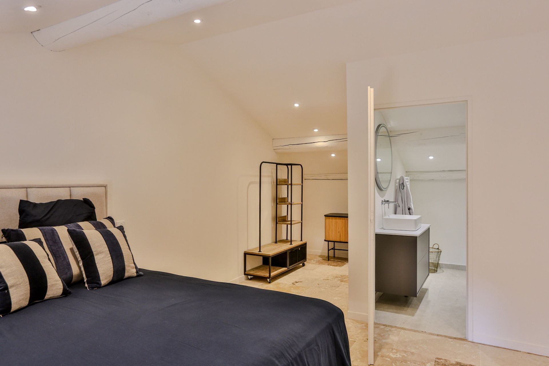 maison 12 Pièces en vente sur PERNES LES FONTAINES (84210)