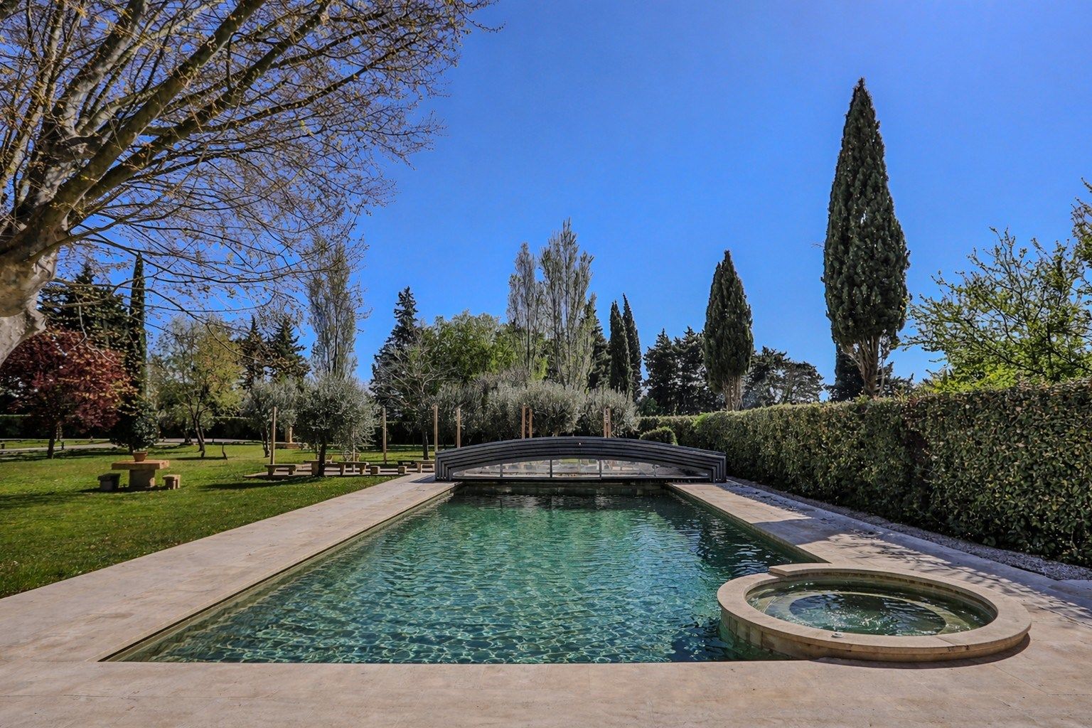 maison 9 Pièces en vente sur PERNES LES FONTAINES (84210)