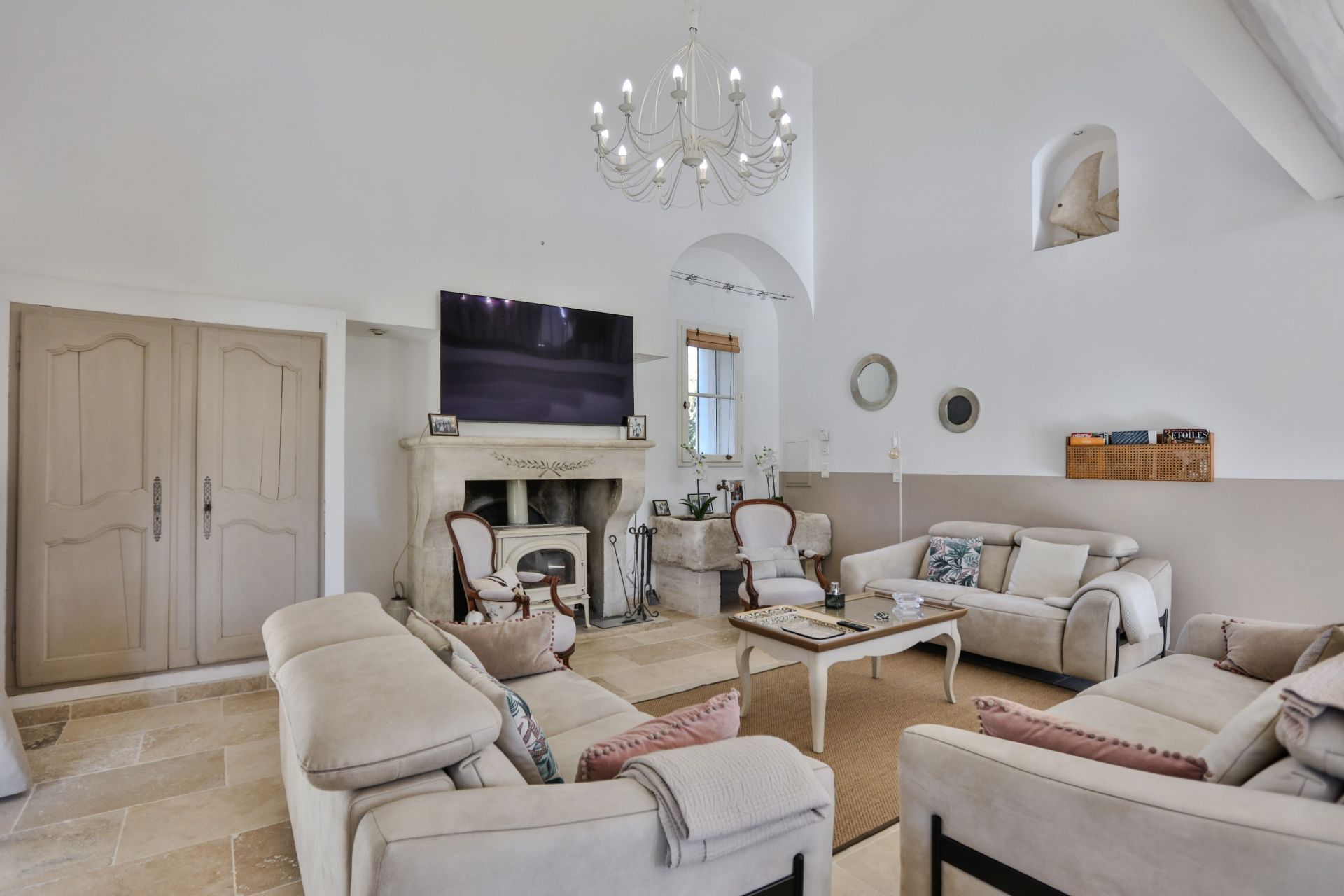 house 9 Rooms for sale on PERNES LES FONTAINES (84210)