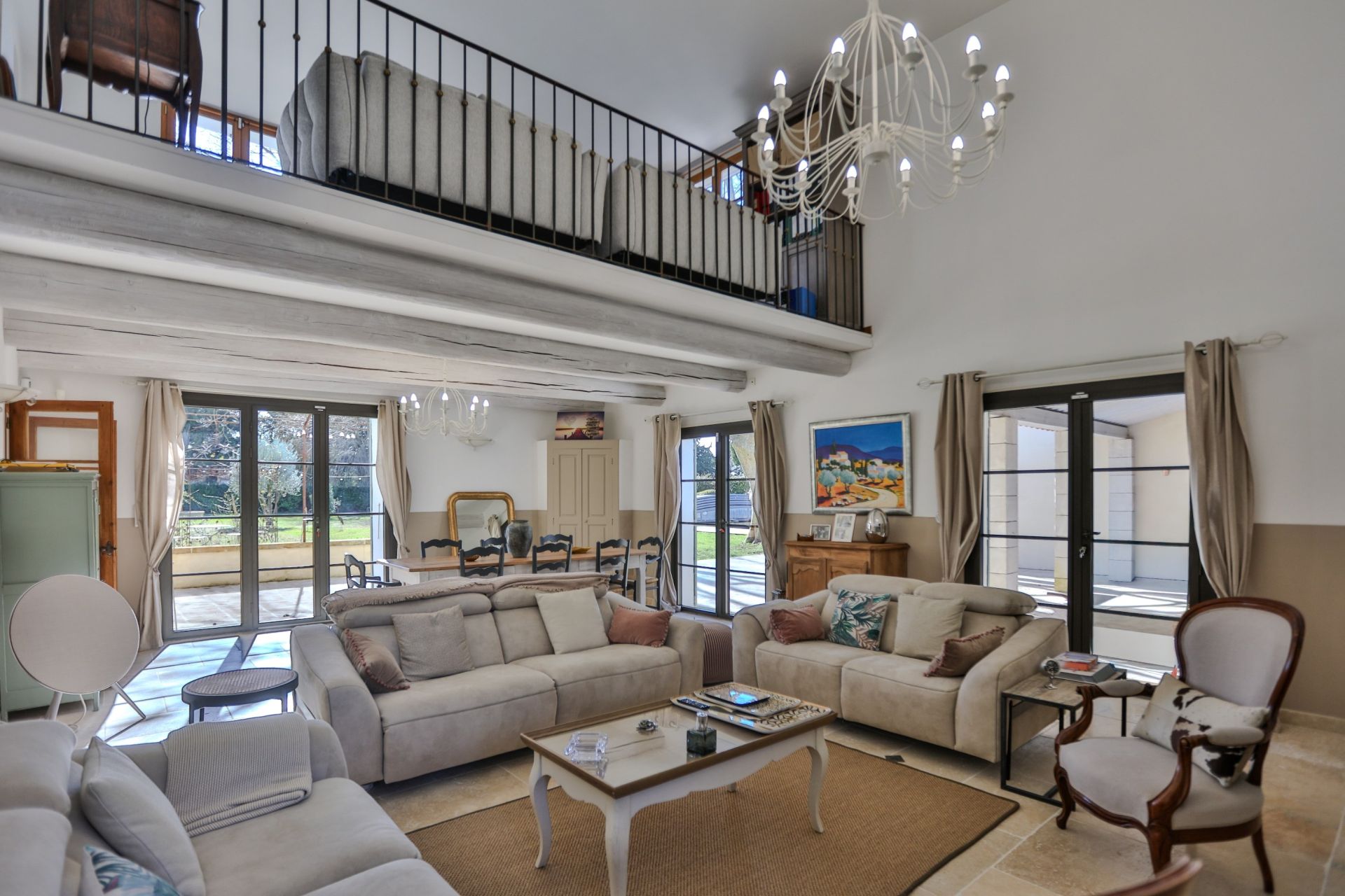 maison 9 Pièces en vente sur PERNES LES FONTAINES (84210)