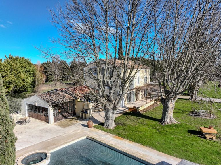 house 9 Rooms for sale on PERNES LES FONTAINES (84210)