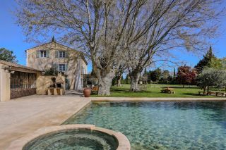 maison 9 Pièces en vente sur PERNES LES FONTAINES (84210)