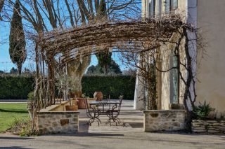 house 9 Rooms for sale on PERNES LES FONTAINES (84210)