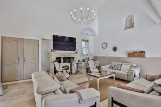 maison 9 Pièces en vente sur PERNES LES FONTAINES (84210)