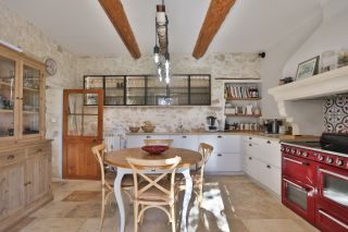 maison 9 Pièces en vente sur PERNES LES FONTAINES (84210)