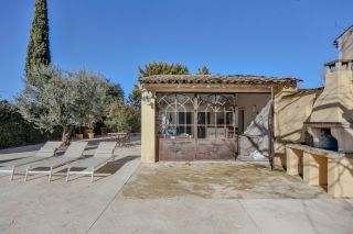 house 9 Rooms for sale on PERNES LES FONTAINES (84210)