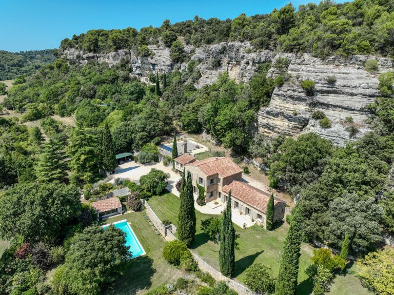 maison 12 Pièces en vente sur LE BEAUCET (84210)