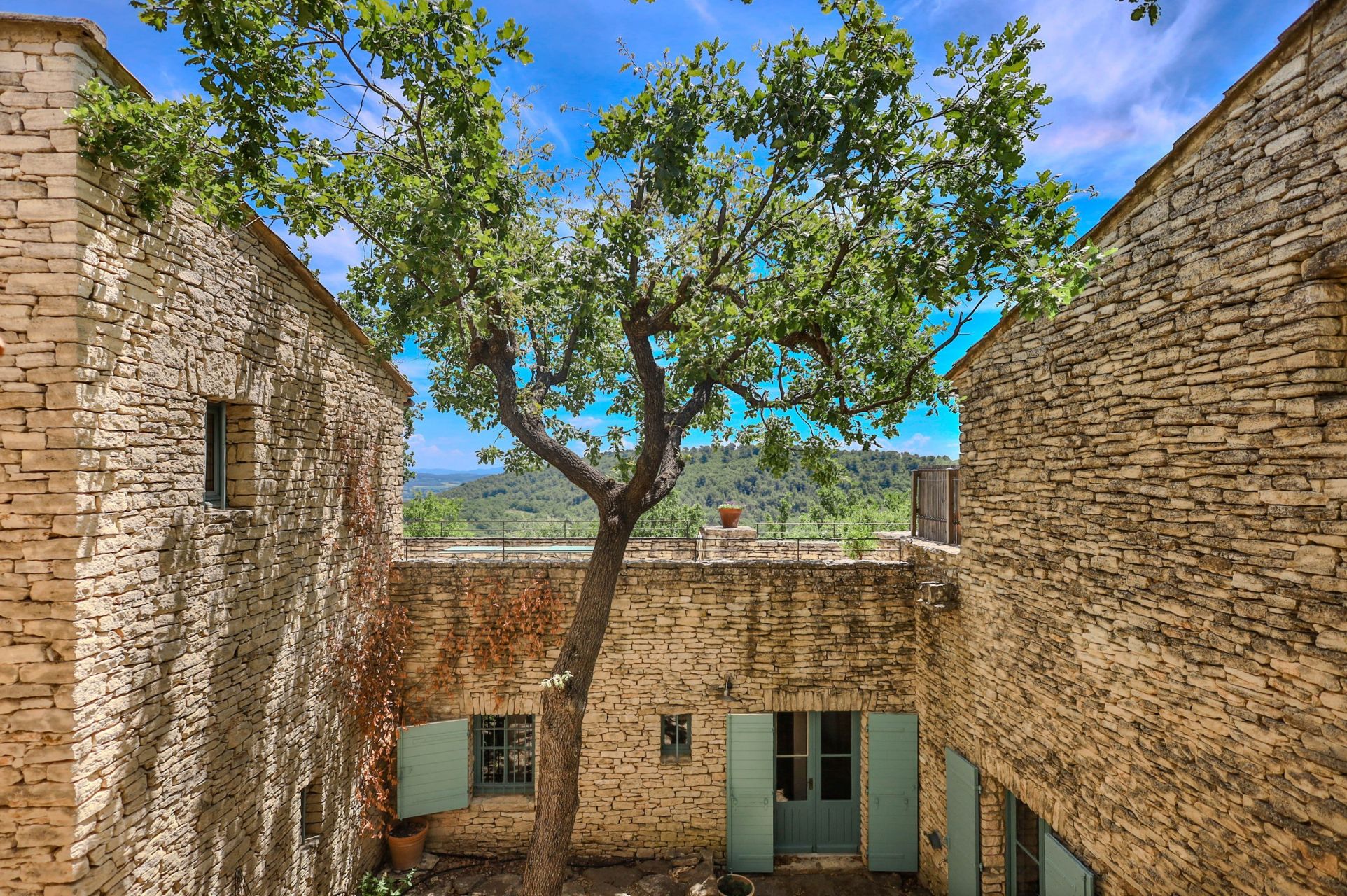 maison 15 Pièces en vente sur GORDES (84220)