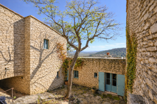 house 15 Rooms for sale on GORDES (84220)