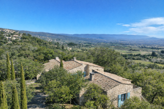 house 15 Rooms for sale on GORDES (84220)