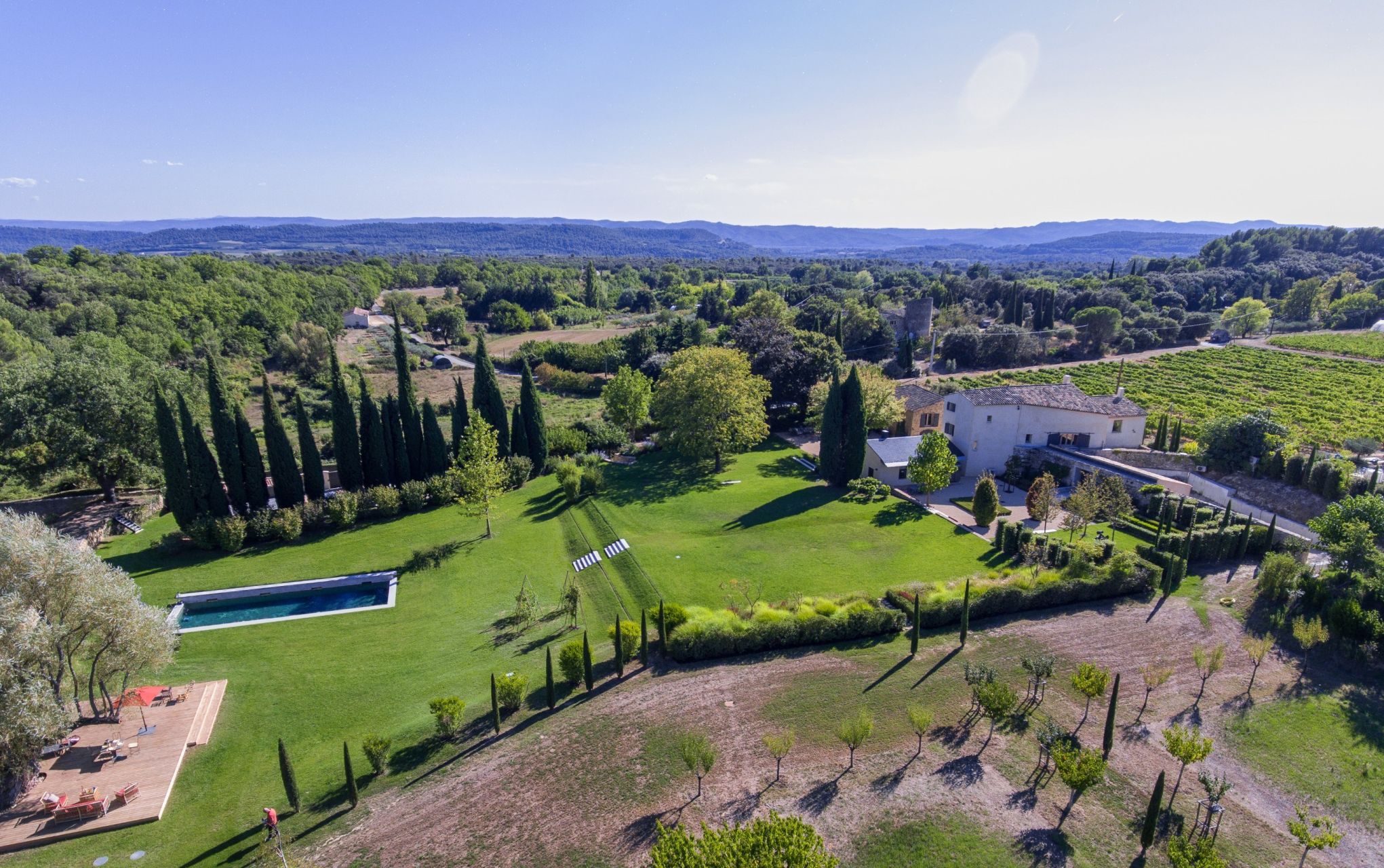 maison 12 Pièces en vente sur VAUGINES (84160)