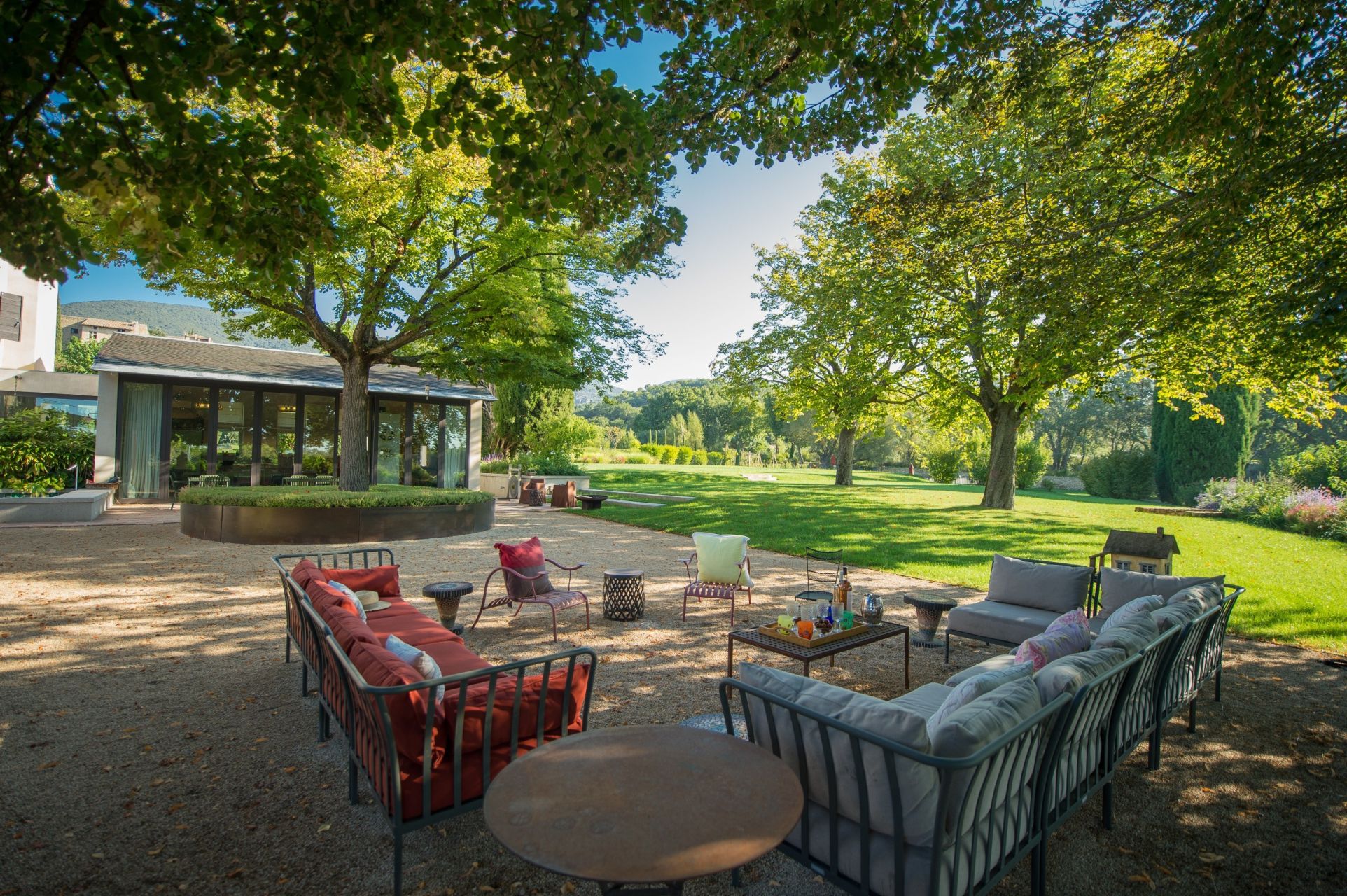 house 12 Rooms for sale on VAUGINES (84160)