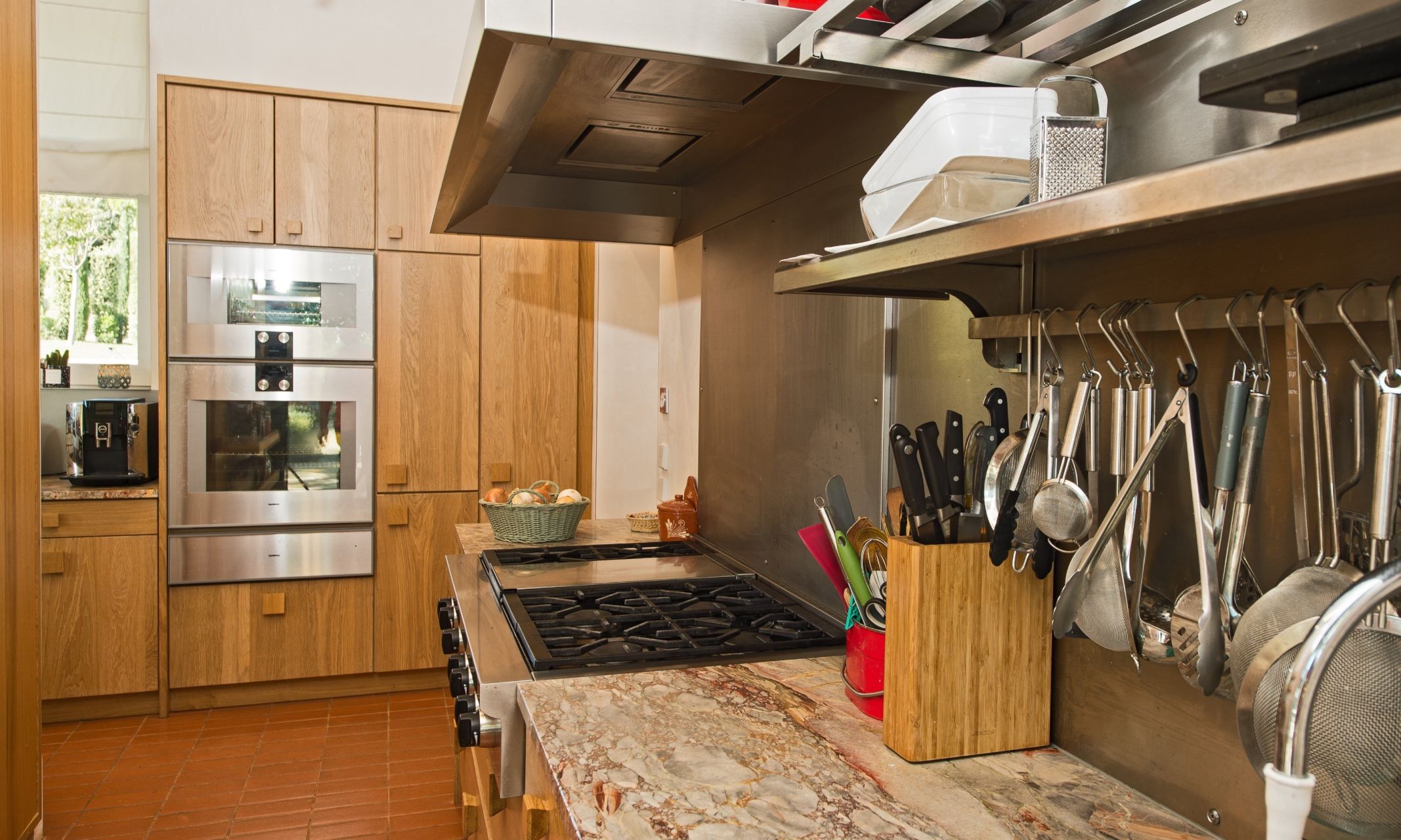 house 12 Rooms for sale on VAUGINES (84160)