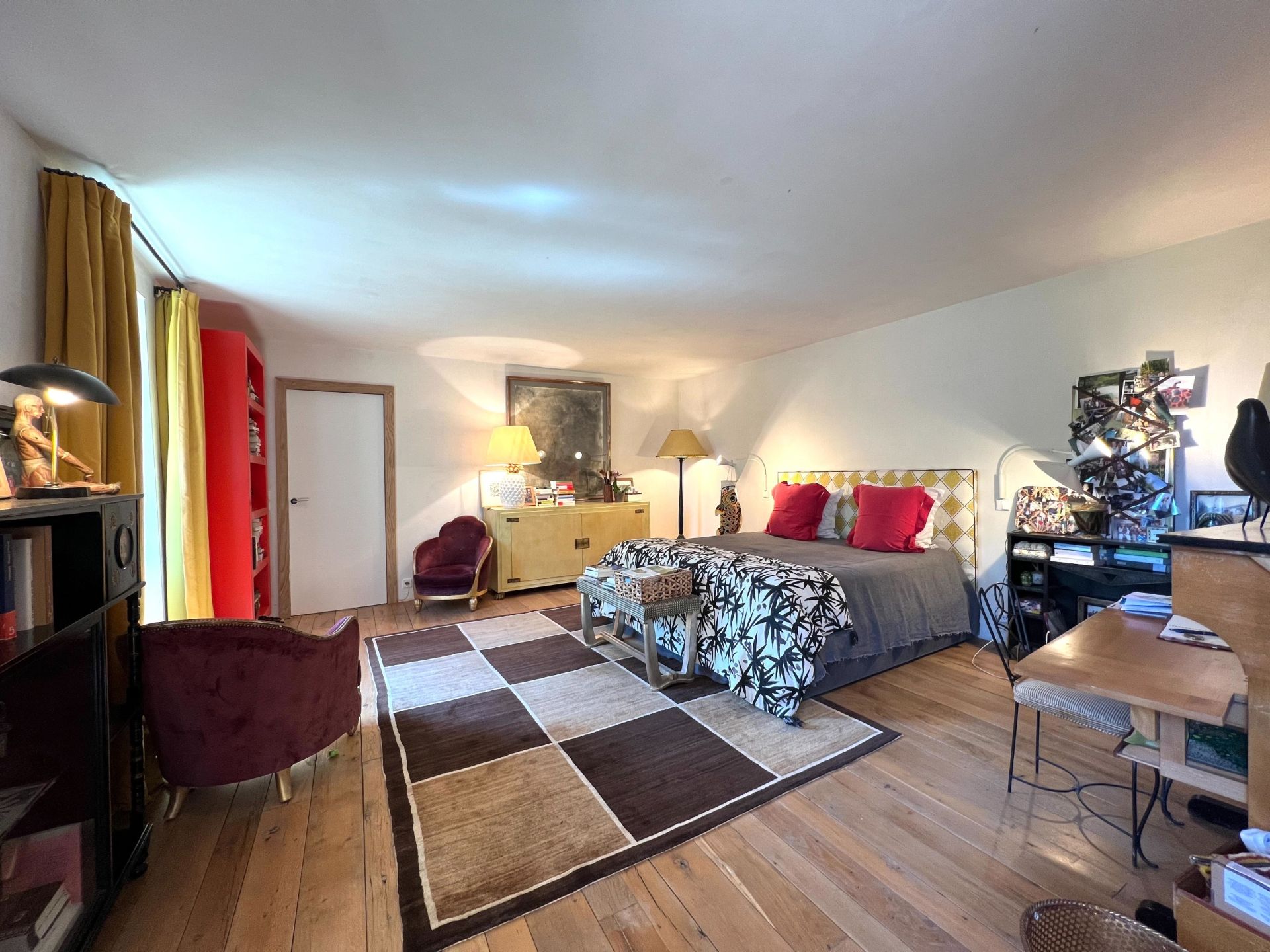 maison 12 Pièces en vente sur VAUGINES (84160)