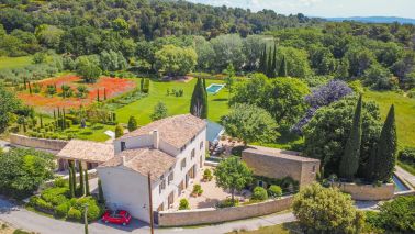 house 12 Rooms for sale on VAUGINES (84160)