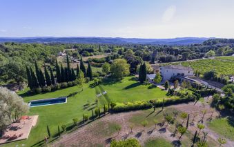 maison 12 Pièces en vente sur VAUGINES (84160)