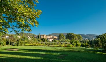 maison 12 Pièces en vente sur VAUGINES (84160)