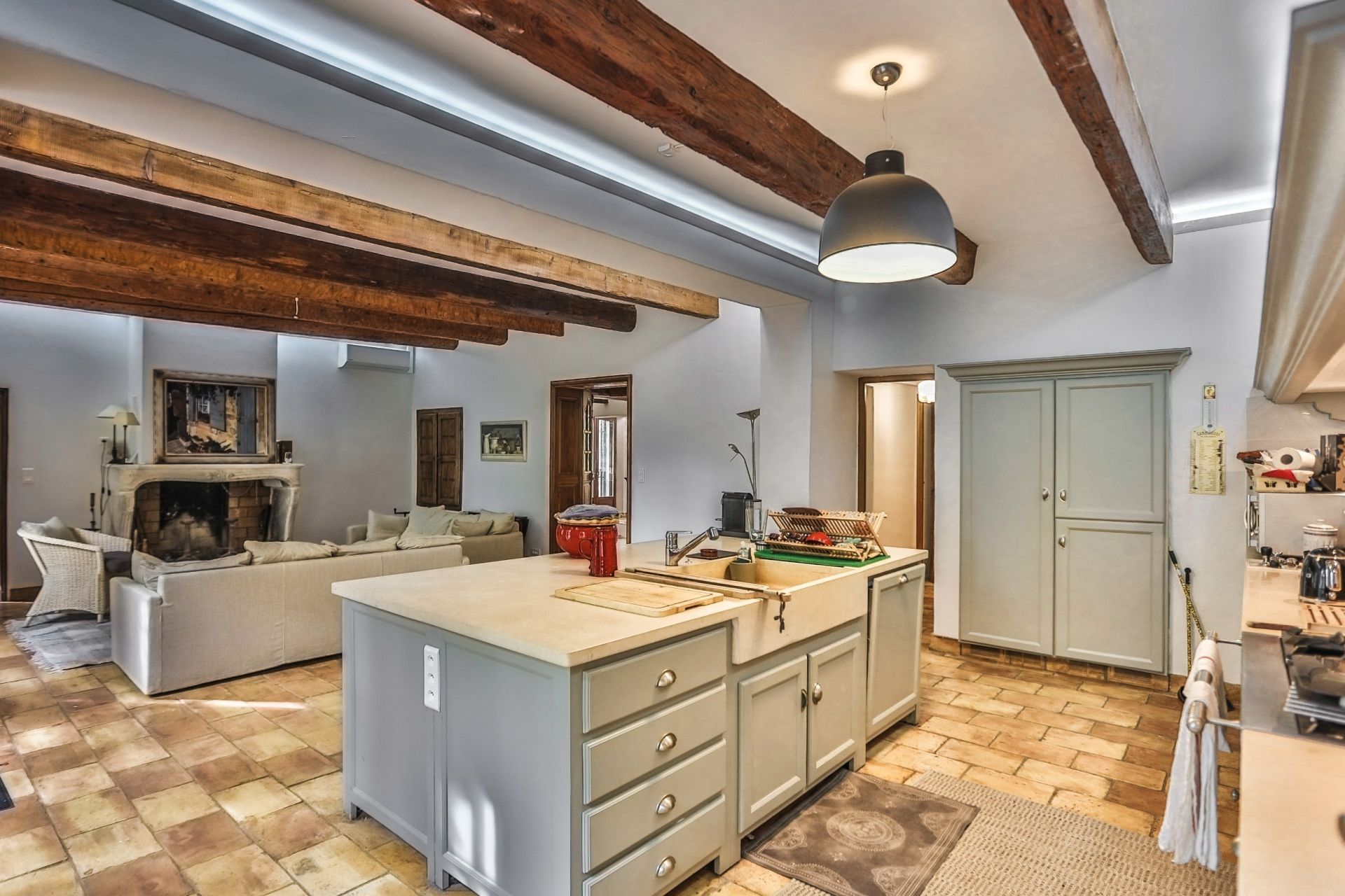 house 15 Rooms for sale on CHATEAUNEUF DU PAPE (84230)