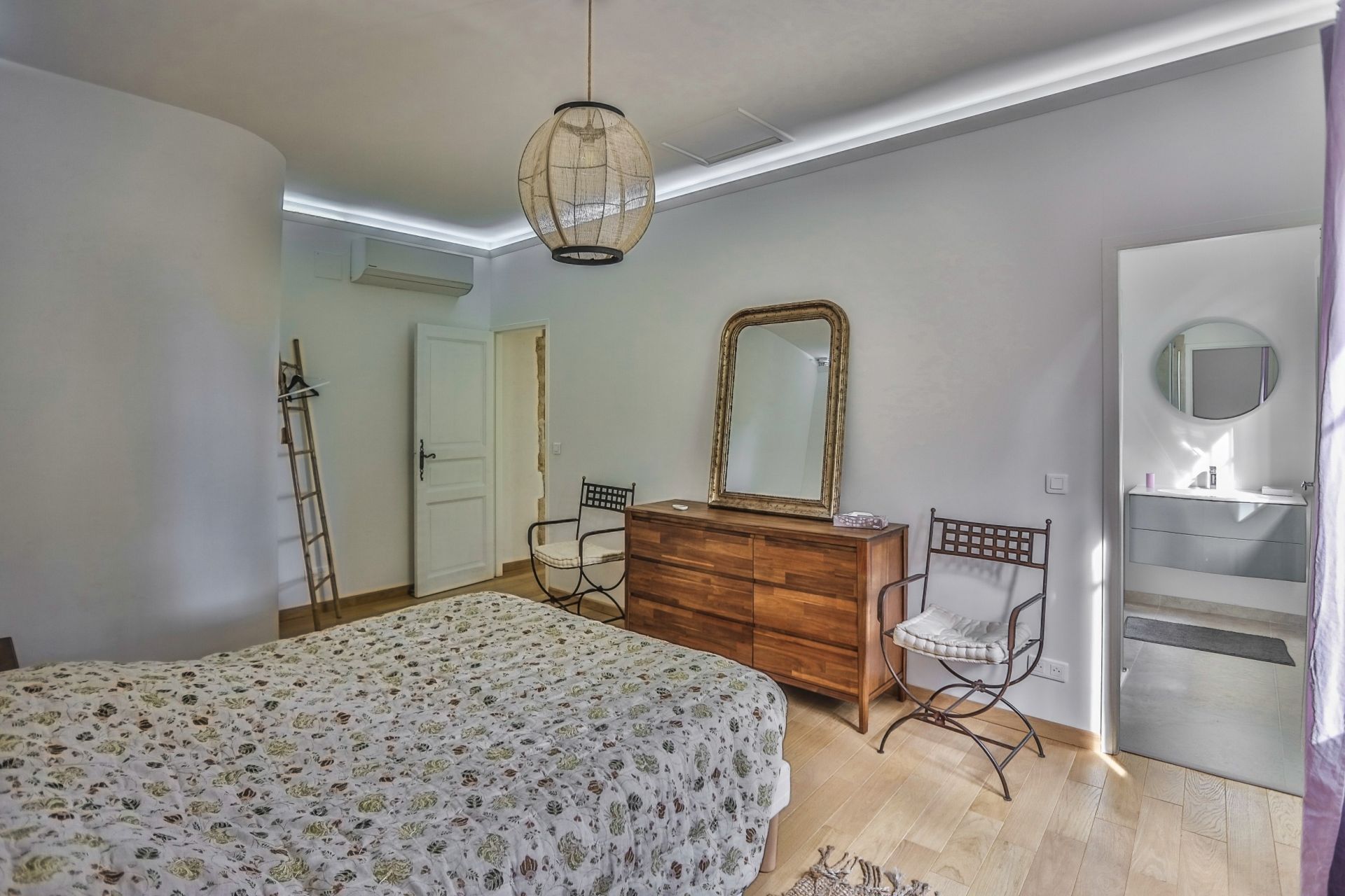house 15 Rooms for sale on CHATEAUNEUF DU PAPE (84230)