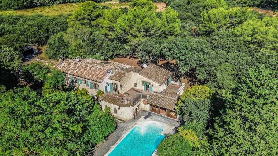 maison 15 Pièces en vente sur CHATEAUNEUF DU PAPE (84230)