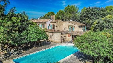 house 15 Rooms for sale on CHATEAUNEUF DU PAPE (84230)
