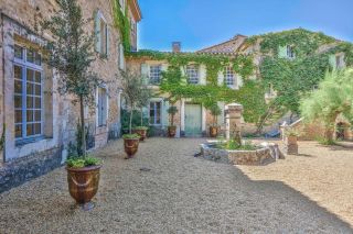 property 15 Rooms for sale on BONNIEUX (84480)