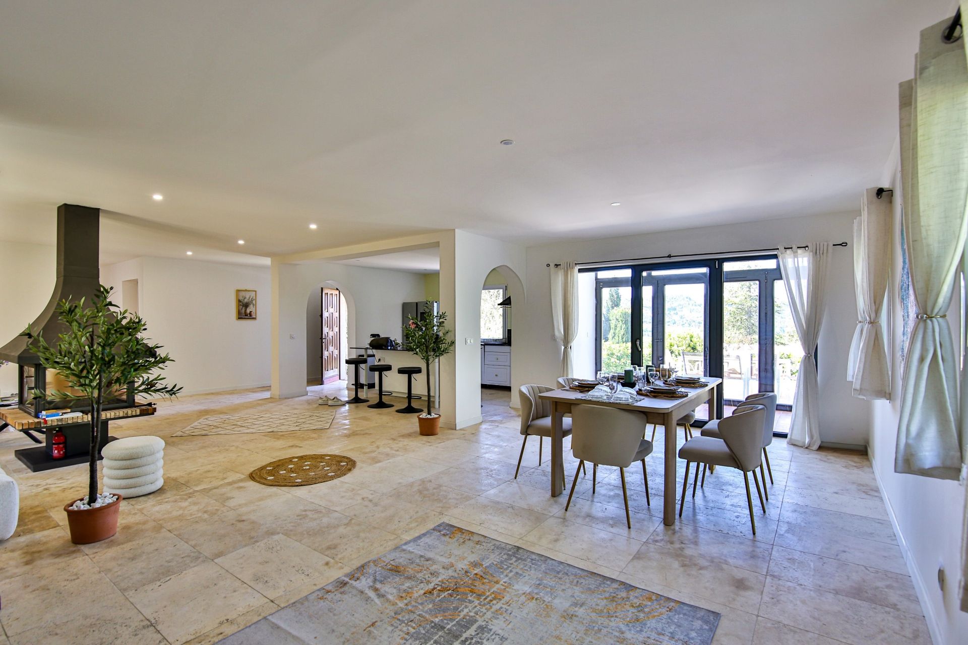 house 10 Rooms for sale on RUSTREL (84400)