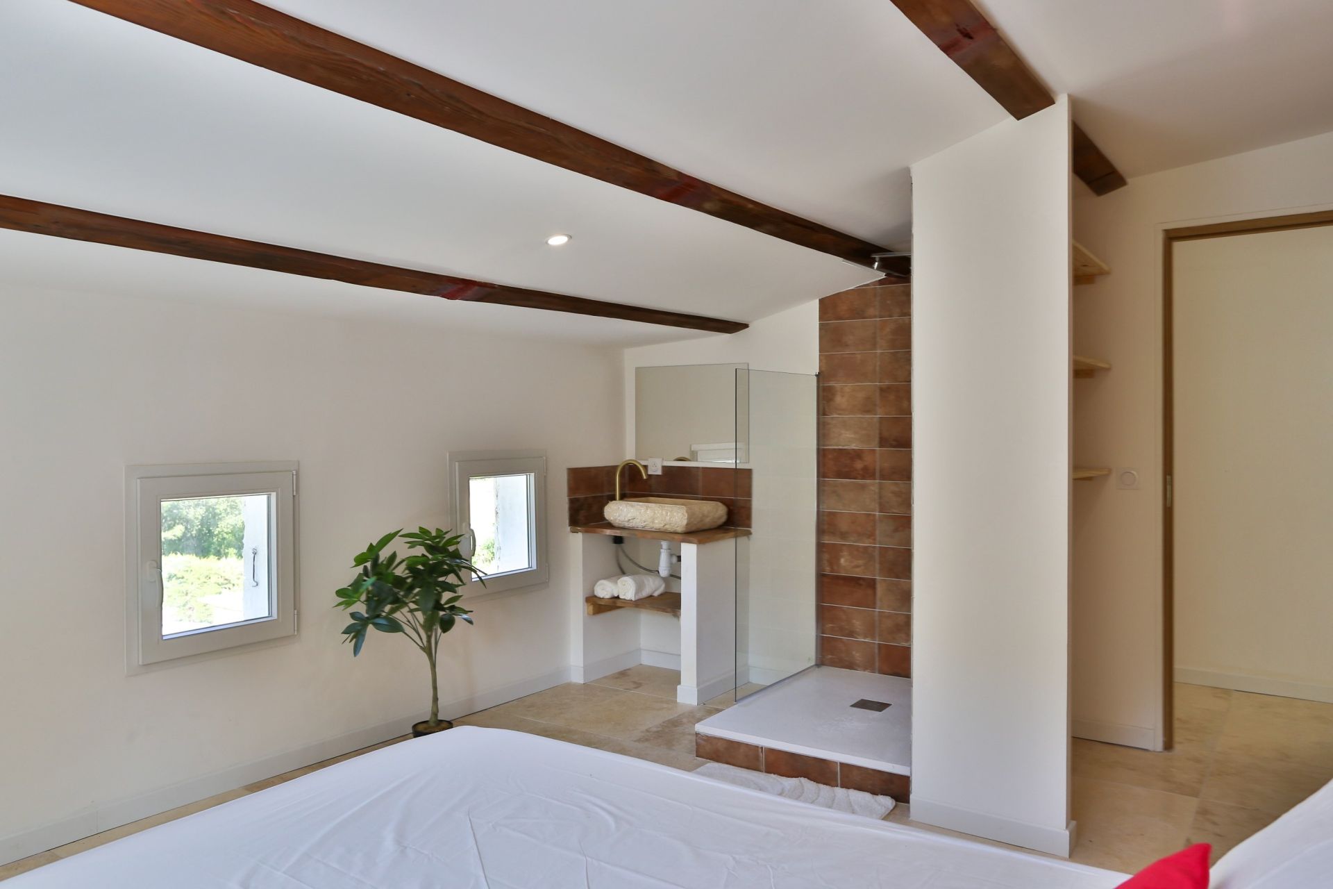 house 10 Rooms for sale on RUSTREL (84400)