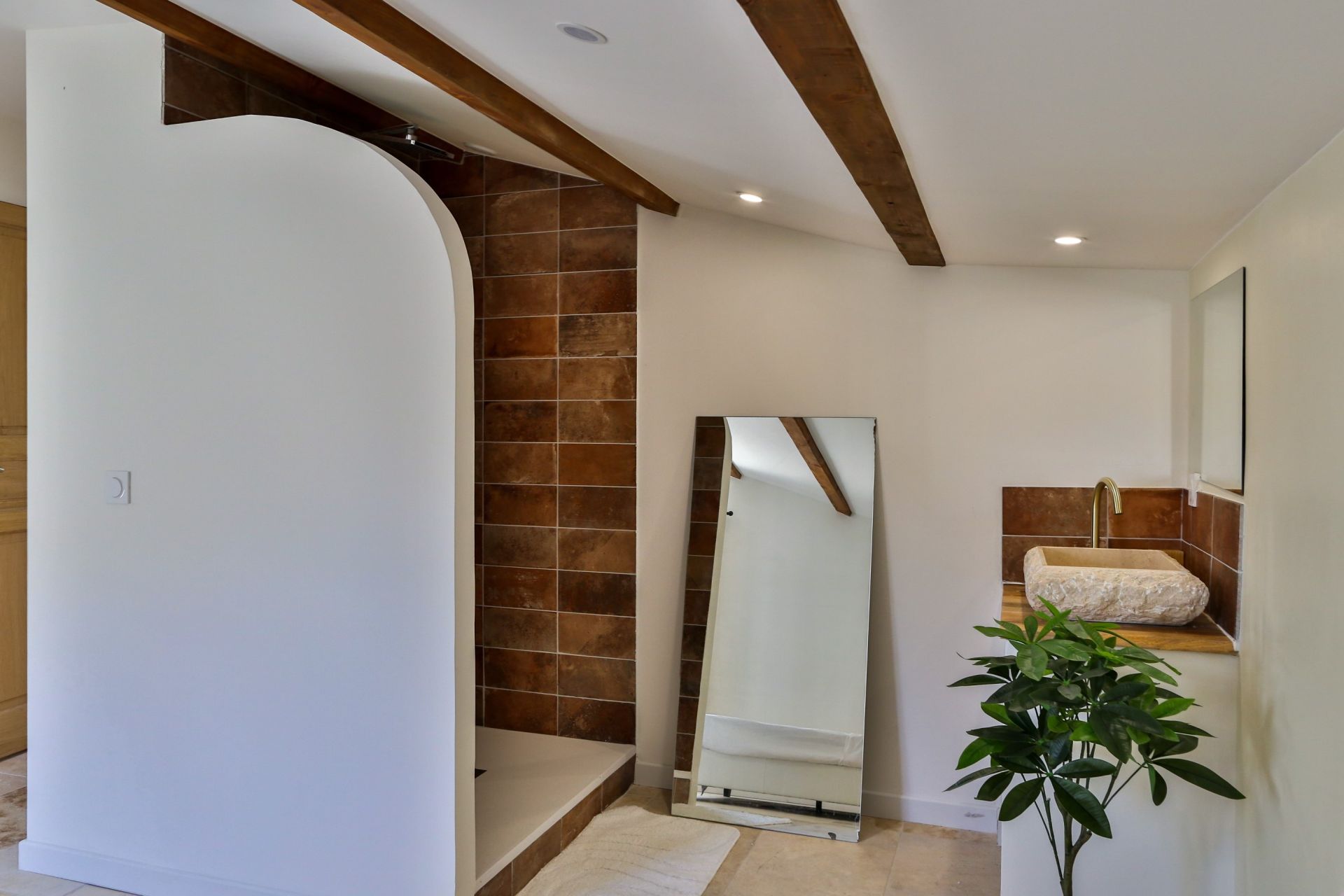 house 10 Rooms for sale on RUSTREL (84400)